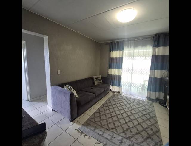 2 BEDROOM APARTMENT FOR SALE IN WILGEHEUWEL